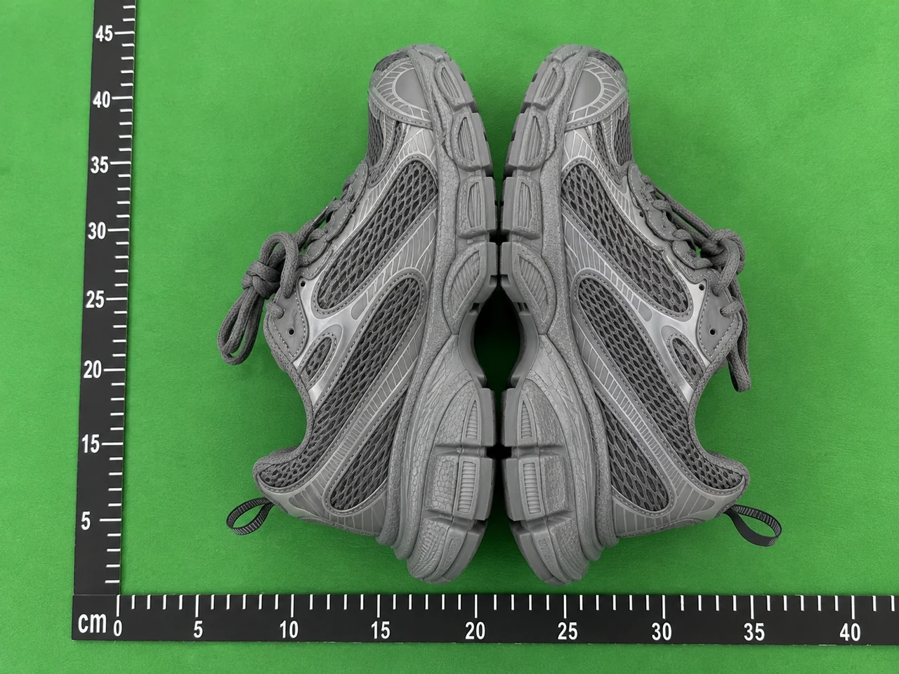 QC photo reference for Balenciaga 3XL — Grey