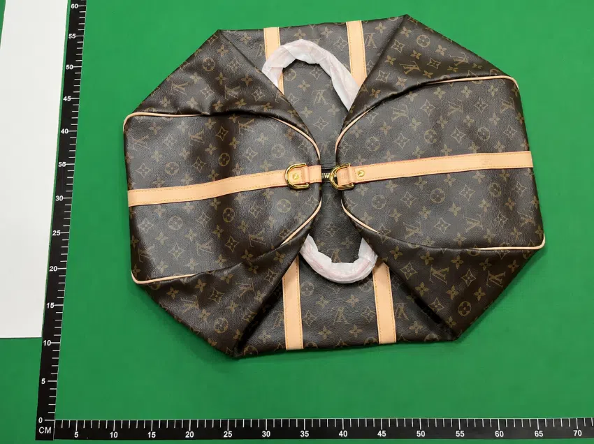 QC photo 1 for Louis Vuitton Keepall Bandoulière